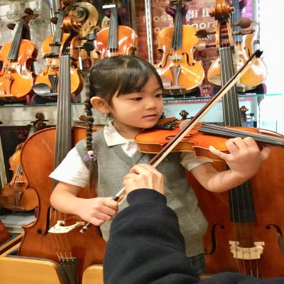 バイオリン体験に行って来ました☆《大阪市中央区、長堀橋、松屋町にある保育園》