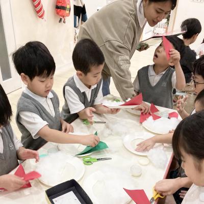 イングリッシュ♪  《大阪市中央区心斎橋、長堀橋にある学べる保育園HUGキッズ、一時預かり》