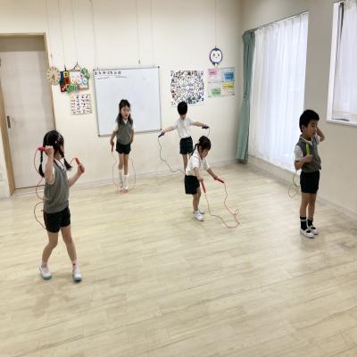 体操をしました！《大阪市中央区心斎橋、長堀橋にある学べる保育園HUGキッズ、一時預かり》