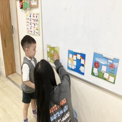 イングリッシュをしました。 《大阪市中央区心斎橋、長堀橋にある学べる保育園HUGキッズ、一時預かり》
