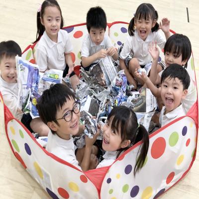 新聞遊びをしました！ 《大阪市中央区心斎橋、長堀橋にある学べる保育園HUGキッズ、一時預かり》