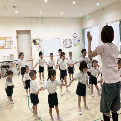 盆踊りを踊りましたよ！大阪市中央区心斎橋、長堀橋にある学べる保育園HUGキッズ、一時預かり