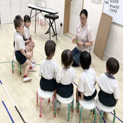参観練習 《大阪市中央区心斎橋、長堀橋にある学べる保育園HUGキッズ、一時預かり》