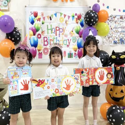 お誕生日会＆クラフト 《大阪市中央区心斎橋、長堀橋にある学べる保育園HUGキッズ、一時預かり》