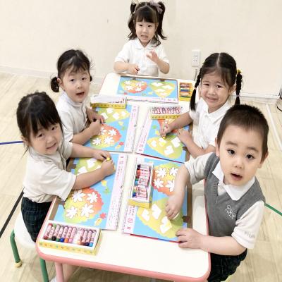 クラフト、絵画をしました！ 《大阪市中央区心斎橋、長堀橋にある学べる保育園HUGキッズ、一時預かり》