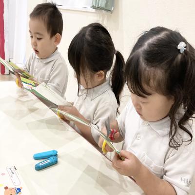 グループワークをしました。 《大阪市中央区心斎橋、長堀橋にある学べる保育園HUGキッズ、一時預かり》