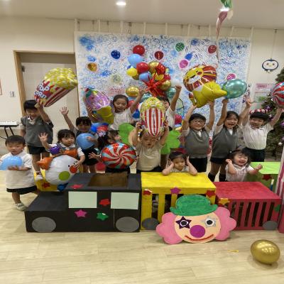 火曜日はクラフトです《大阪市中央区心斎橋、長堀橋にある学べる保育園HUGキッズ、一時預かり》