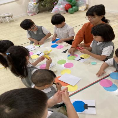 英語レッスン♪《大阪市中央区心斎橋、長堀橋にある学べる保育園》