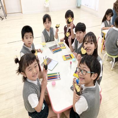 ライカ先生のイングリッシュ！ 《大阪市中央区心斎橋、長堀橋にある学べる保育園HUGキッズ、一時預かり》