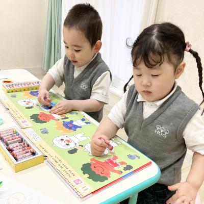 絵画をしました！ 《大阪市中央区心斎橋、長堀橋にある学べる保育園HUGキッズ、一時預かり》