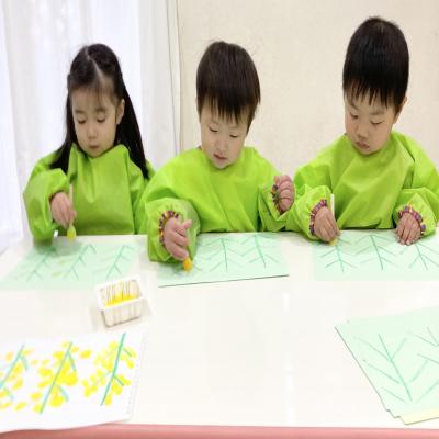 絵画をしました！ 《大阪市中央区心斎橋、長堀橋にある学べる保育園HUGキッズ、一時預かり》