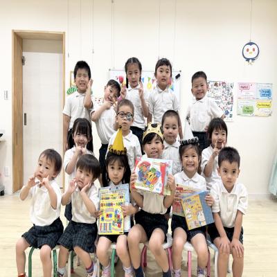 お誕生日会をしました♪  《大阪市中央区心斎橋、長堀橋にある学べる保育園HUGキッズ、一時預かり》