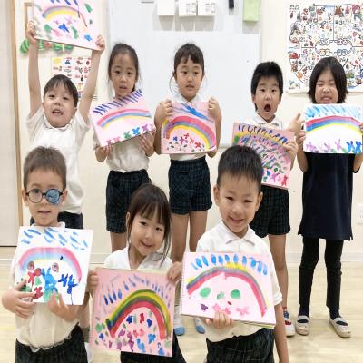 絵画をしました！《大阪市中央区心斎橋、長堀橋にある学べる保育園HUGキッズ、一時預かり》