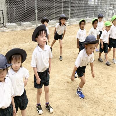 戸外活動！ 《大阪市中央区心斎橋、長堀橋にある学べる保育園HUGキッズ、一時預かり》
