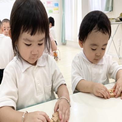 イングリッシュ 《大阪市中央区心斎橋、長堀橋にある学べる保育園HUGキッズ、一時預かり》