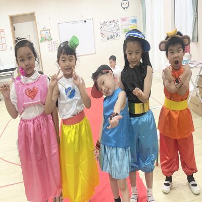 ごっこ遊びweek②ファッションショー！ 《大阪市中央区心斎橋、長堀橋にある学べる保育園HUGキッズ、一時預かり》
