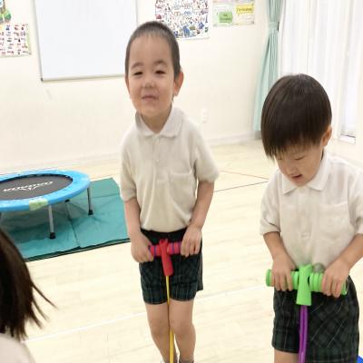 体操をしました！ 《大阪市中央区心斎橋、長堀橋にある学べる保育園HUGキッズ、一時預かり》